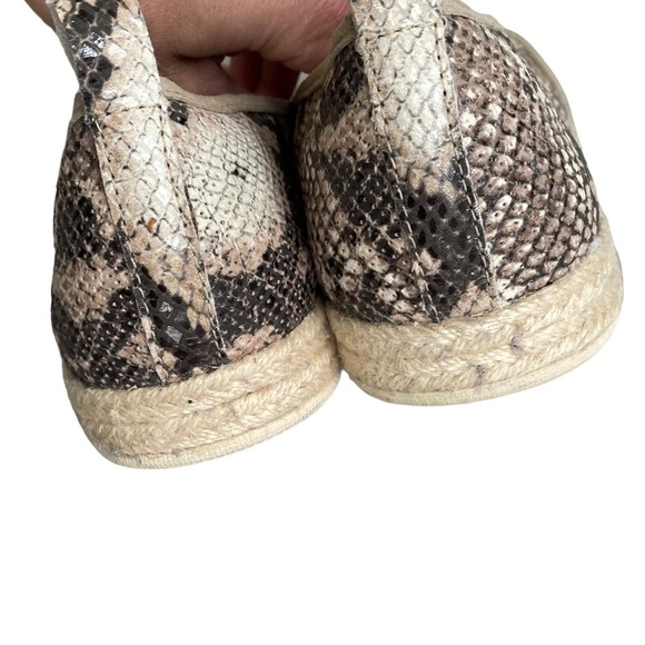 CLARKS Collection Slip On Espadrilles Shoes Snake Print Tan Brown 8.5 - Picture 7 of 12